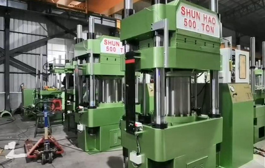  Shuhao inspecciona y prueba la máquina de prensado de vajillas de melamina antes del envío