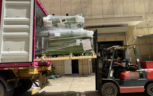 Envío de nuevos equipos y moldes para la producción de vajillas de melamina Shunhao